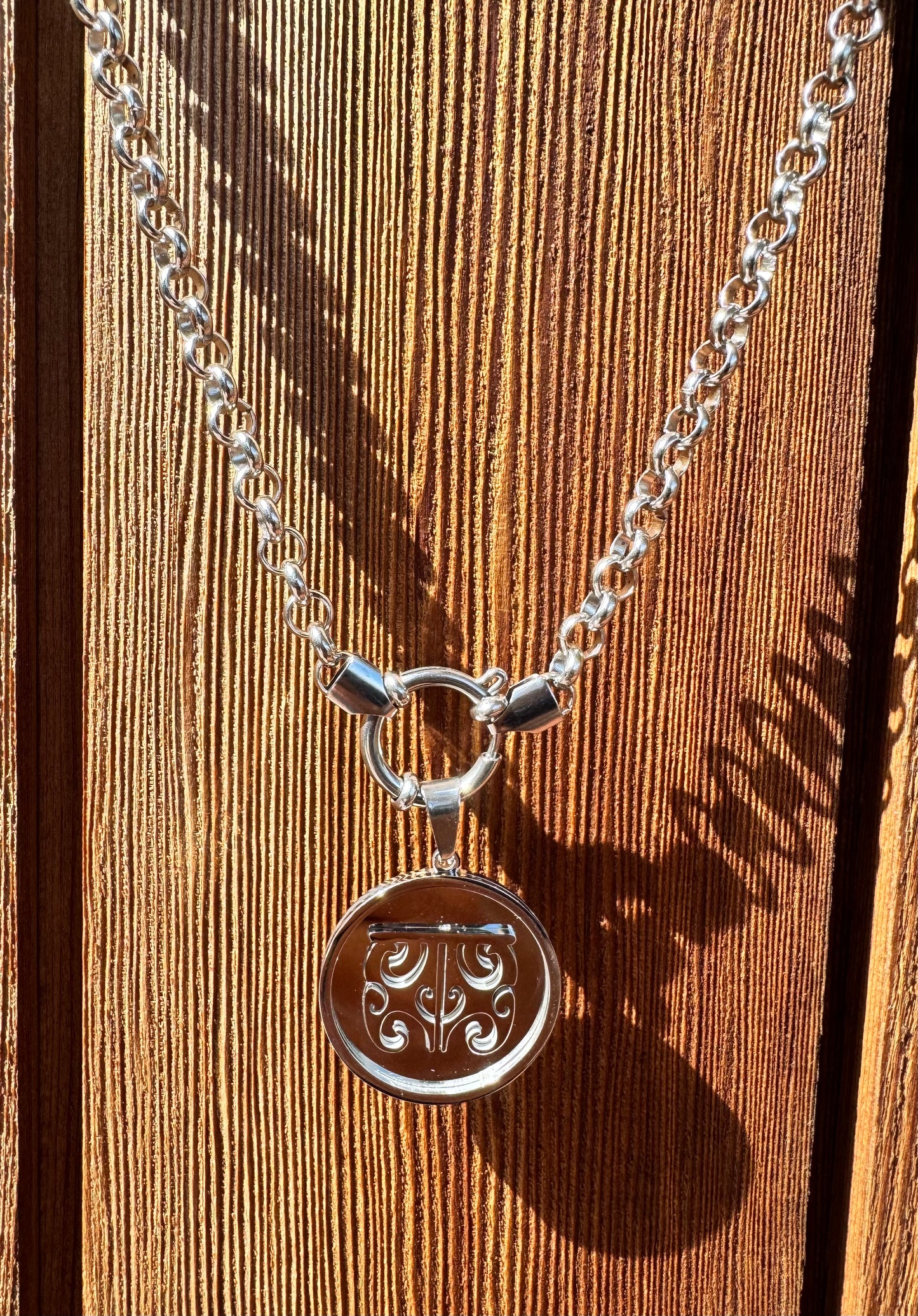 Moko Kauae Coin Necklace - Silver