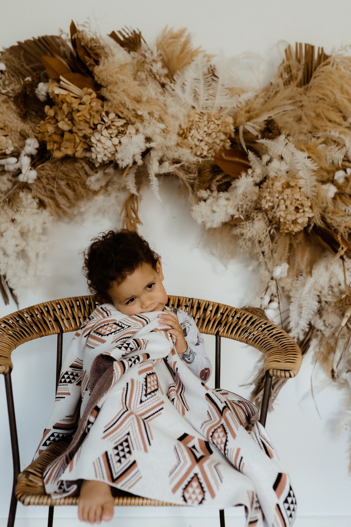 Niho Knitted Pēpi Blanket - Brown