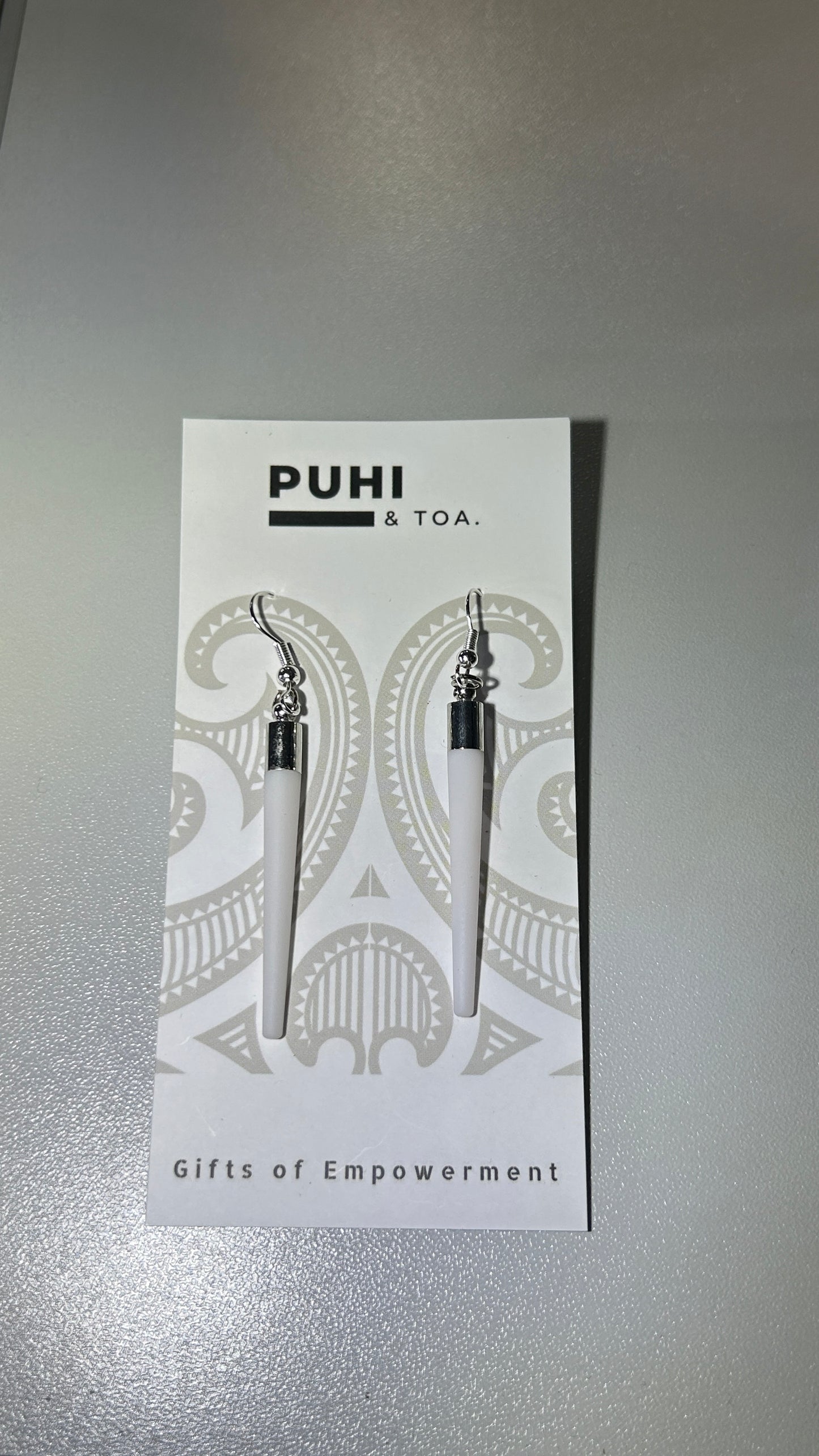 Arotahi Earrings - White with silver hooks