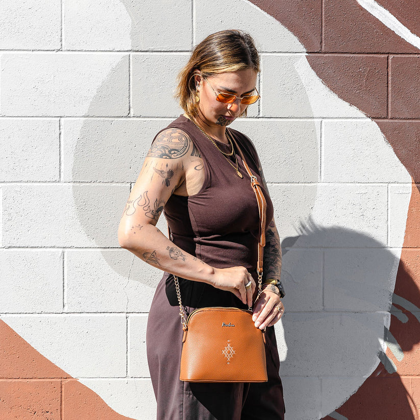 Puāwai Crossbody Pēkē