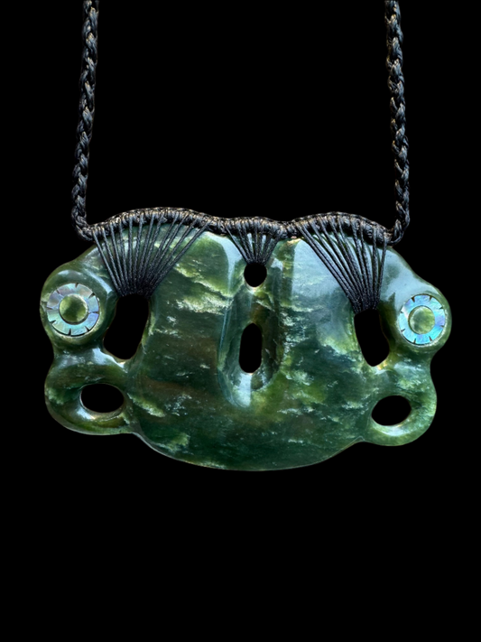 Pounamu Pekapeka