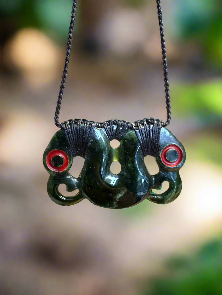 Pounamu Pekapeka